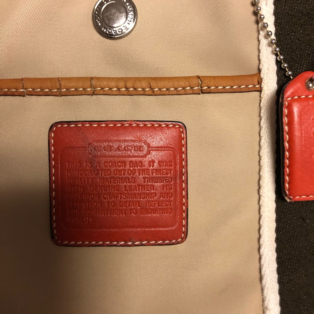 Coach hand bag.